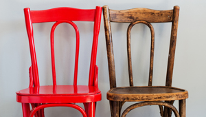 Två gamla stolar som kan användas igen. Foto: Mostphotos